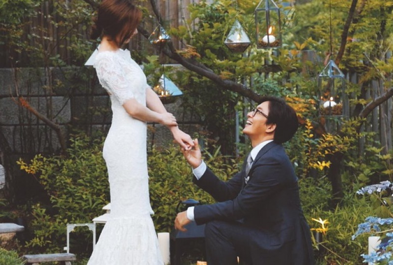 Đám cưới của Bae Yong Joon và Park Soo Jin được tổ chức chỉ 3 tháng sau khi hai người quen nhau.