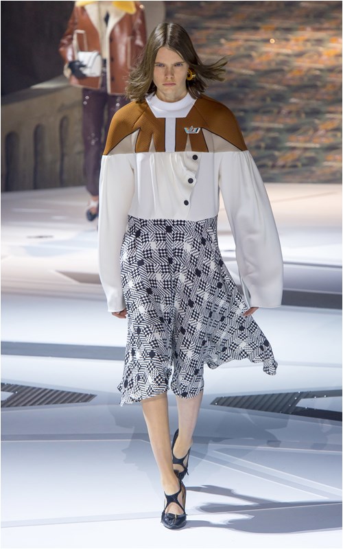 Đầm Louis Vuitton suông cổ Polo họa tiết thêu logo  Váy Đầm