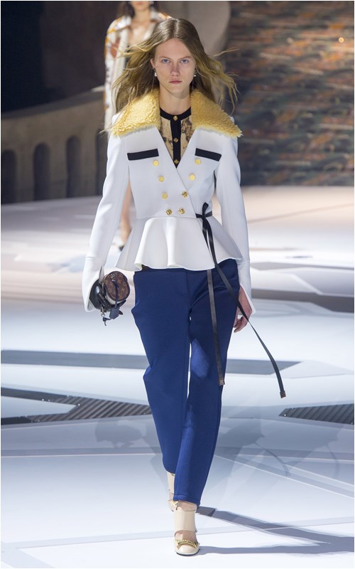 Set bộ Louis Vuitton gồm áo ngắn tay và quần bo chun phối họa tiết chữ   Váy Đầm