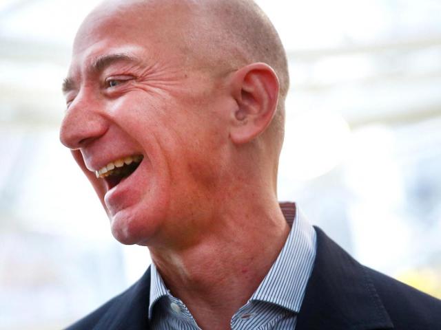 Độ giàu “khủng” của Jeff Bezos: Bằng khối tài sản của 2,3 triệu người dân Mỹ cộng lại