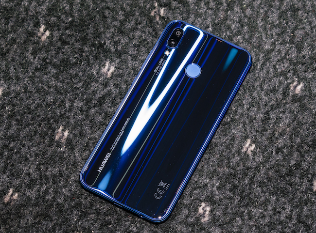 anh thuc te huawei nova 3e: man hinh tai tho, mat lung lap lanh hinh anh 3