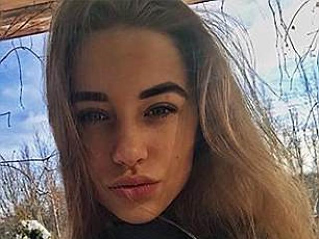 Cô giáo Nga bị điều tra vì hình ảnh nhạy cảm với nữ sinh