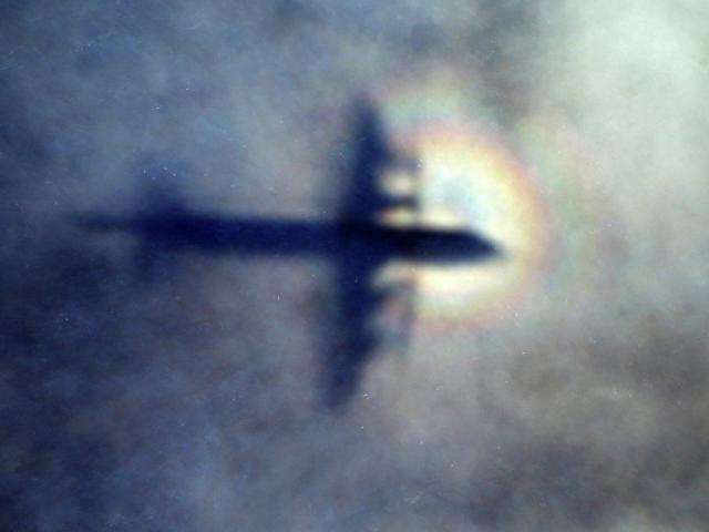 Phi công máy bay MH370 cố tình đánh lạc hướng radar?