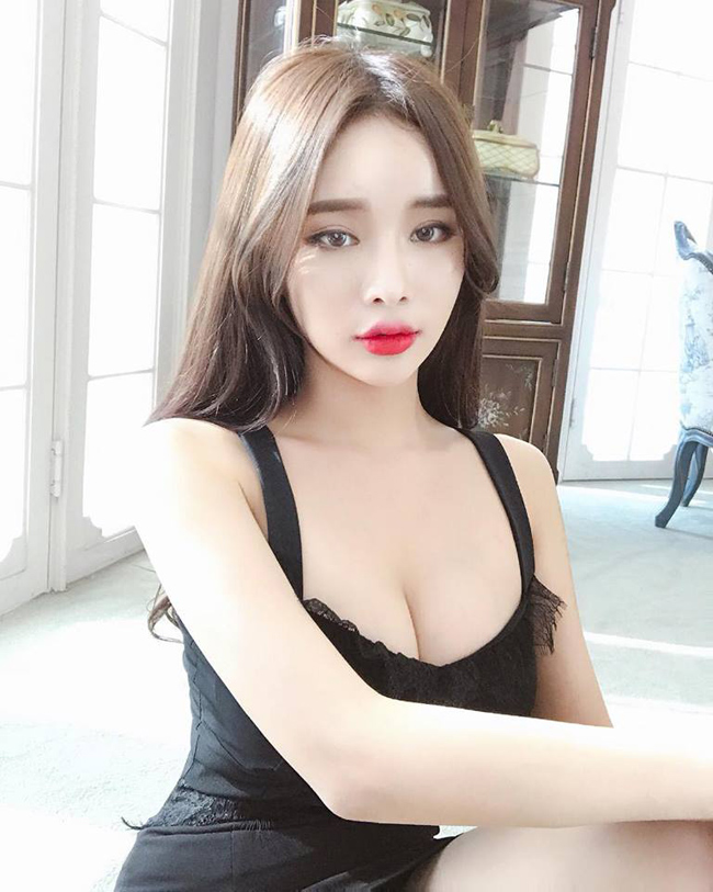 du sexy hay kin nhu bung, co gai nay van goi cam khong ngo hinh anh 10