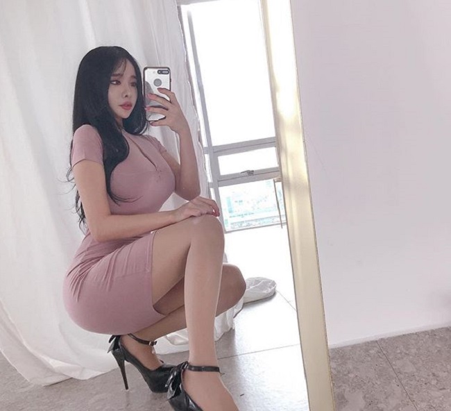 diem bat thuong khien hot girl phon thuc xu han lai vuong nghi van sua nguc hinh anh 17