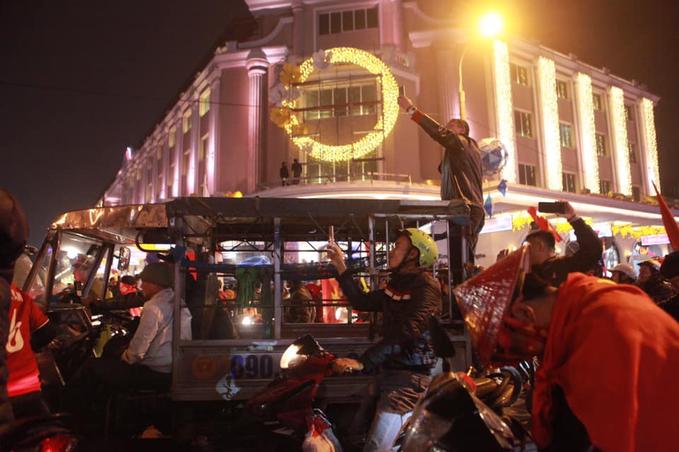 viet nam vao tu ket asian cup 2019: tet den som voi hang trieu nguoi viet hinh anh 39