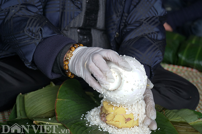 anh: lang goi banh chung lon nhat ha noi tat bat vao vu tet hinh anh 1