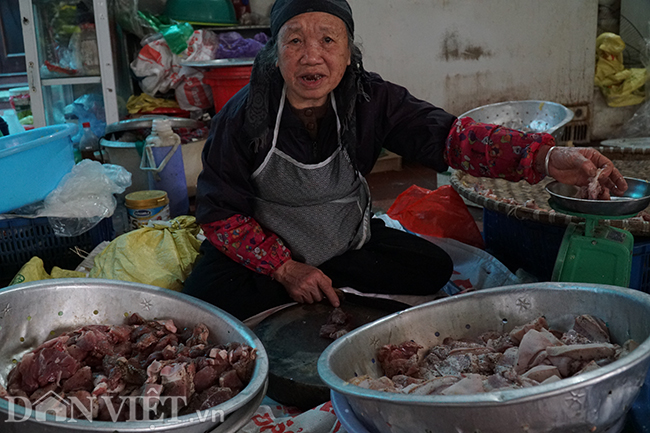 anh: lang goi banh chung lon nhat ha noi tat bat vao vu tet hinh anh 7