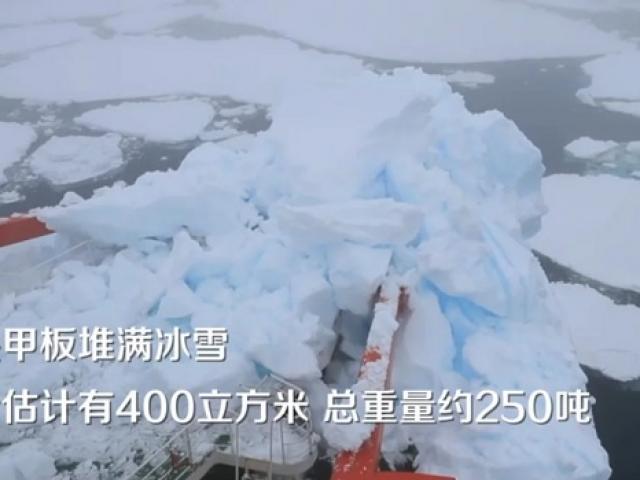 Tàu phá băng Trung Quốc gặp nạn vì… đâm phải tảng băng khổng lồ