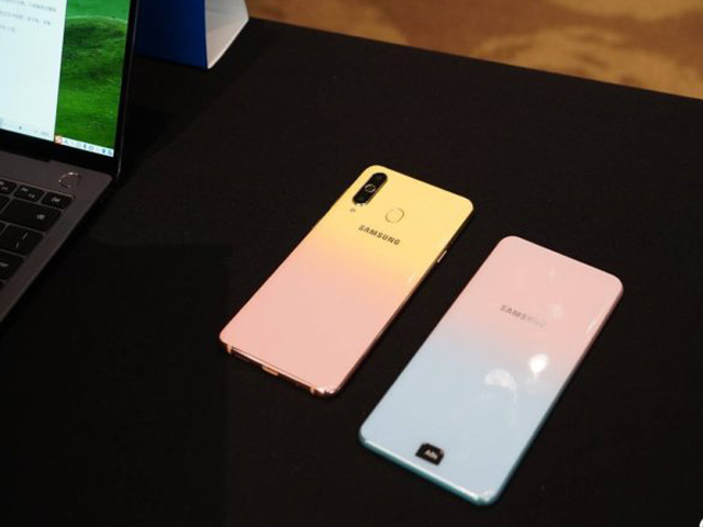 Samsung ra mắt Galaxy A8s FE dành riêng cho phái đẹp