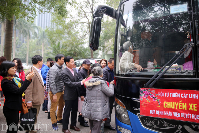 anh: nhung chuyen xe nghia tinh dua benh nhan ve que an tet hinh anh 7