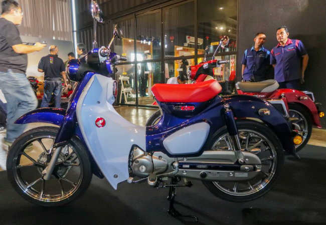 honda super cub 125 ve malaysia, re hon o viet nam 7 trieu dong hinh anh 4