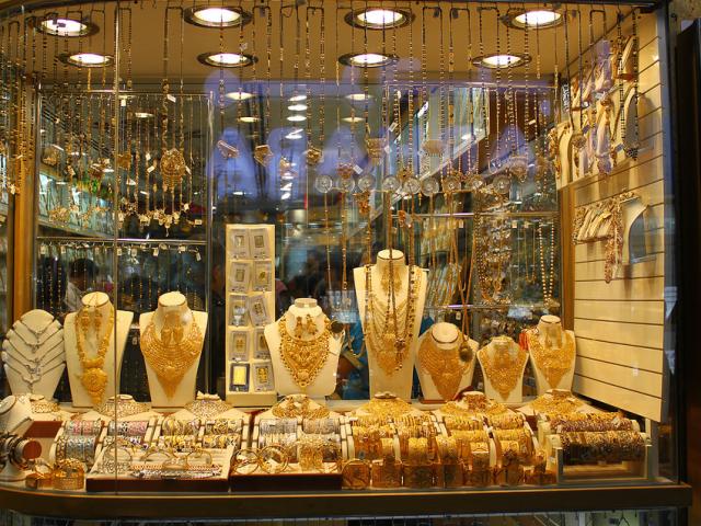 Lý do Dubai có khu chợ mua bán vàng... như rau