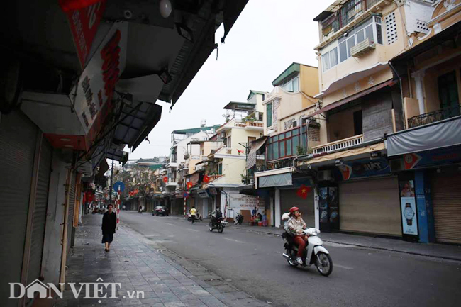 anh: duong pho ha noi vang ve hiem co ngay mung 1 tet hinh anh 5