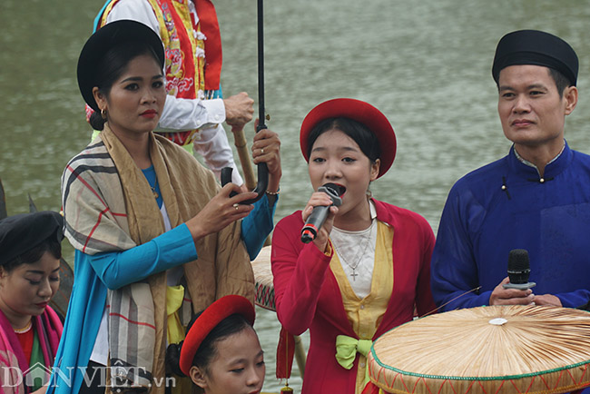 anh: bien nguoi doi mua nghe hat quan ho o hoi lim hinh anh 11