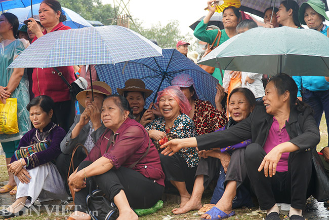 anh: bien nguoi doi mua nghe hat quan ho o hoi lim hinh anh 5