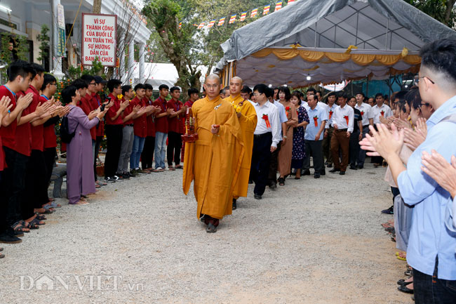 anh: gan 2 van nguoi tham du le cau quoc thai dan an o que bac hinh anh 2