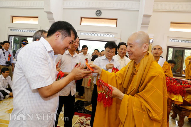 anh: gan 2 van nguoi tham du le cau quoc thai dan an o que bac hinh anh 8