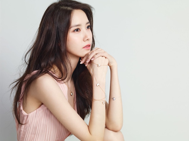 4 kiểu mặc khắc phục tật chân cong giống Yoona (SNSD)