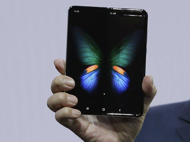 Xuất sắc là thế nhưng Galaxy Fold vẫn chưa được bán ra ngay