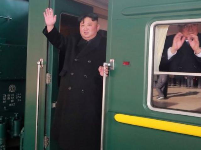 Chính thức: Ông Kim Jong Un lên đường tới Hà Nội cùng em gái bằng tàu hỏa