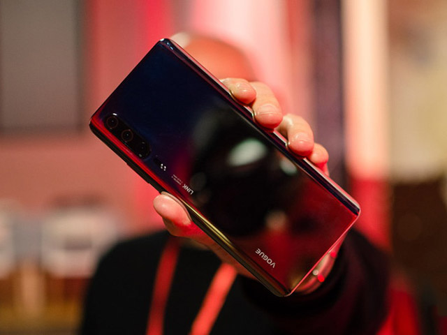 Hình ảnh đầu tiên của Huawei P30 Pro trong đời thực, đẹp khó cưỡng