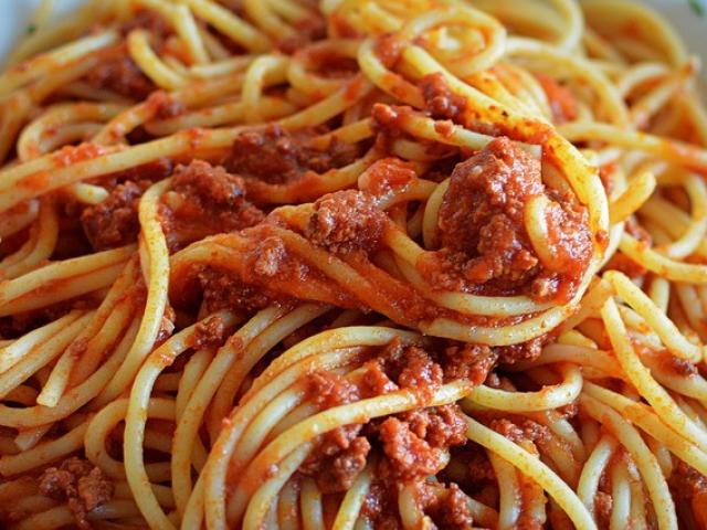 Bỉ: Nam sinh tử vong vì ăn mỳ spaghetti nấu trước đó 5 ngày