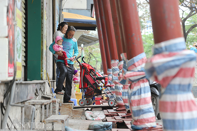 ha noi: nha tren pho dao tan dong loat... 