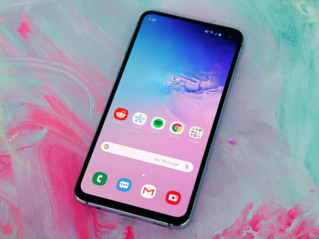 Mua Galaxy S10, khách hàng nhận món quà bất ngờ hơn 1,1 triệu đồng