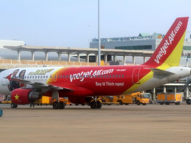 Liên quan đến hợp đồng mua 200 tàu bay Boeing 737 Max, cổ phiếu Vietjet Air ra sao?