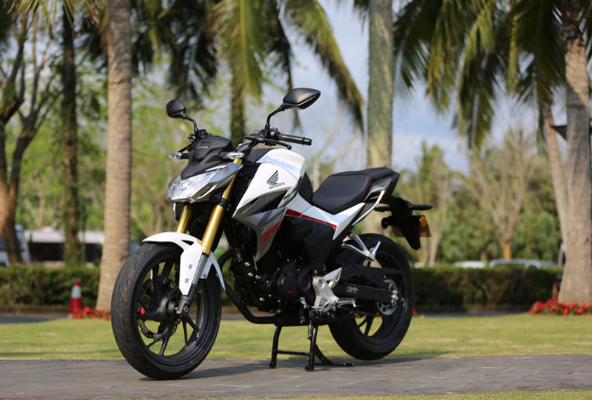 chi tiet moto 2019 honda cb190r “don tim” dan tap choi hinh anh 4