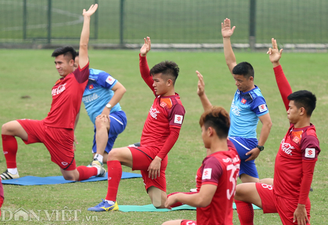 hlv park hang-seo tap chong day, chinh tung cau thu u23 viet nam hinh anh 3