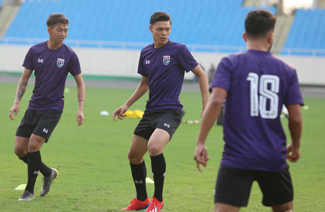 anh: dong doi xuan truong vui dua trong buoi tap cua u23 thai lan hinh anh 4