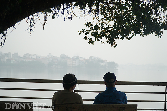 anh: nhieu toa nha o ha noi chim trong suong mu do o nhiem hinh anh 13