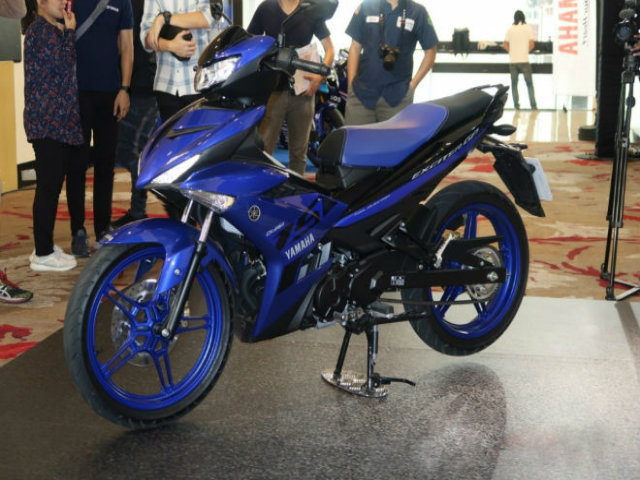 Vua côn tay Yamaha Exciter tái xuất, đẹp lung linh tại xứ chùa vàng