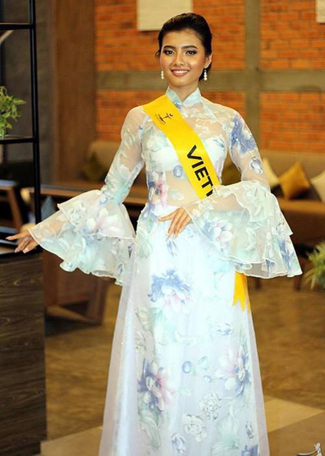 het quan xuyen thau den ao dai trong suot khien minh hang de 