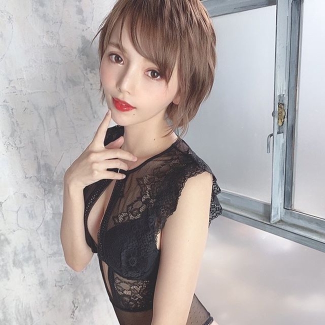 3 my nhan chuyen nghe lam dien vien 18+: do sexy thua xa co giao mam non hinh anh 12