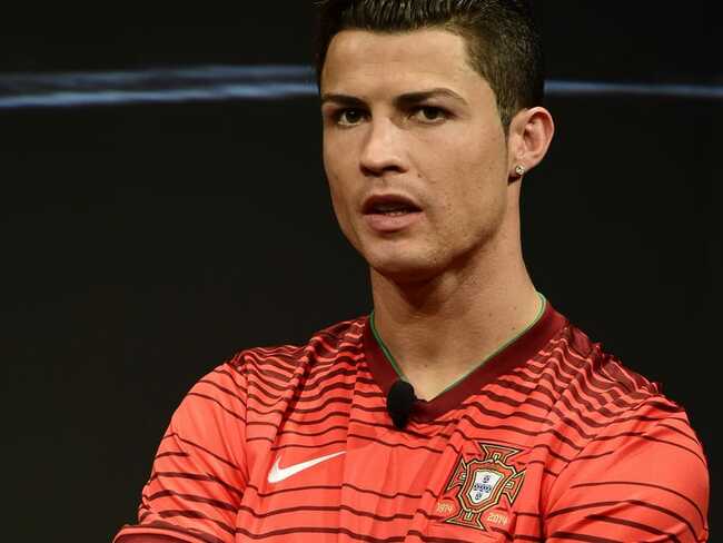 thu tieu tien nhu nuoc dung chat sieu giau cua cristiano ronaldo hinh anh 3