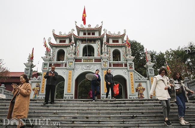 den ba chua kho vang ve nguoi den 