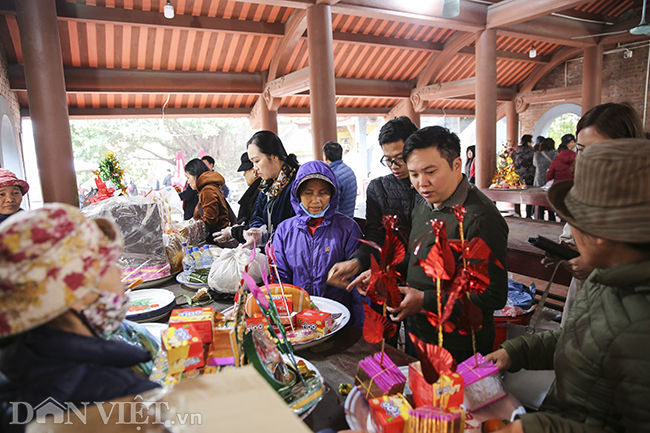 den ba chua kho vang ve nguoi den 