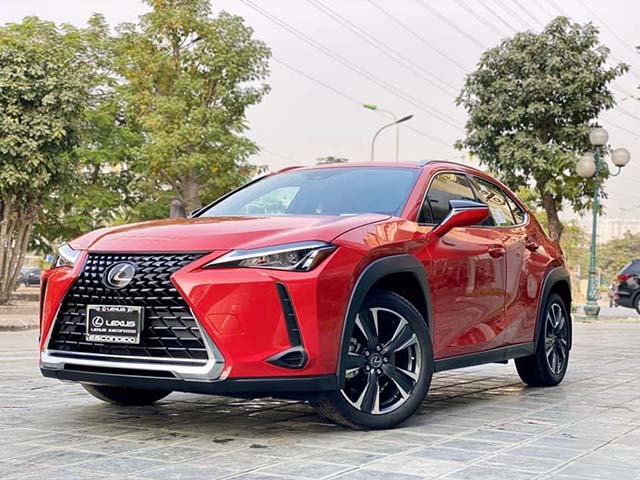 Cận cảnh Lexus UX 2020 vừa về Việt Nam, giá khoảng 2 tỷ đồng