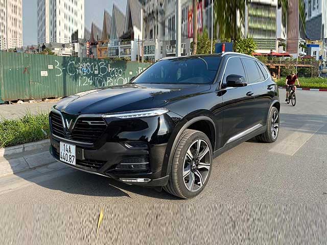 Vinfast LUX SA2.0 vừa đi chưa tới 1000km được rao bán lại giá 1,5 tỷ đồng