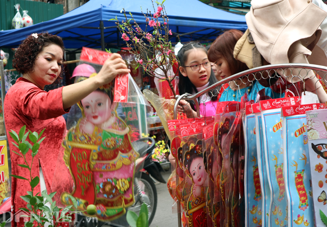 cho hoa lau doi nhat ha noi nhon nhip canh mua sam ngay can tet hinh anh 5