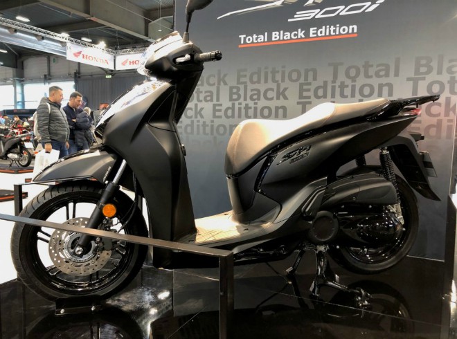 Honda SH300i 2020 phiên bản Total Black đầu tiên về Việt Nam