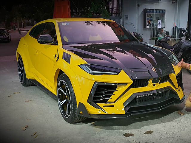 Siêu SUV Lamborghini Urus độ widebody Mansory đầu tiên tại Việt Nam