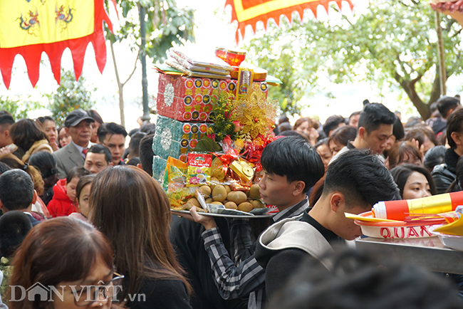 bien nguoi do ve phu tay ho cau may nhung ngay dau nam moi hinh anh 11