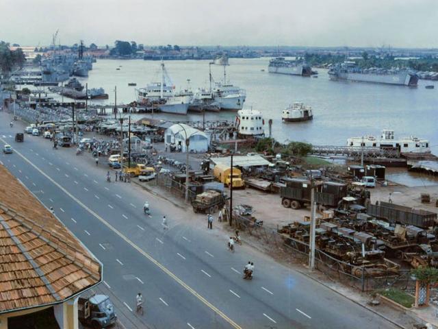Ảnh màu về bến Bạch Đằng ở Sài Gòn trước 1975