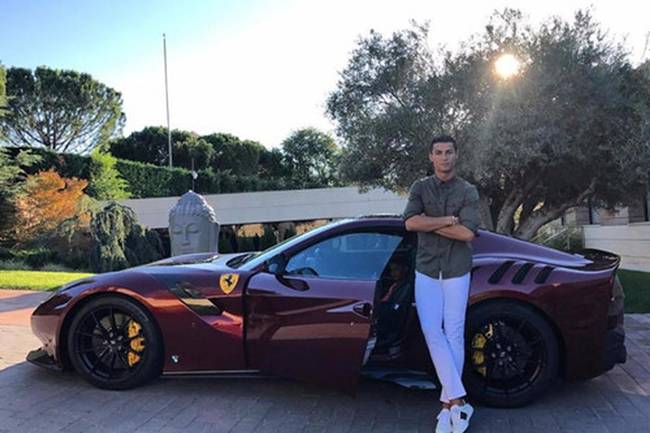 ban gai cristiano ronaldo vua khien fan 