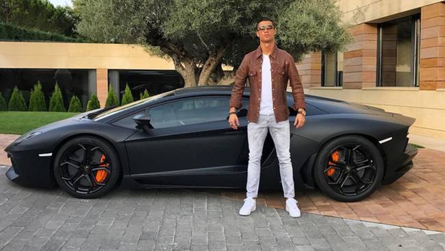 ban gai cristiano ronaldo vua khien fan 