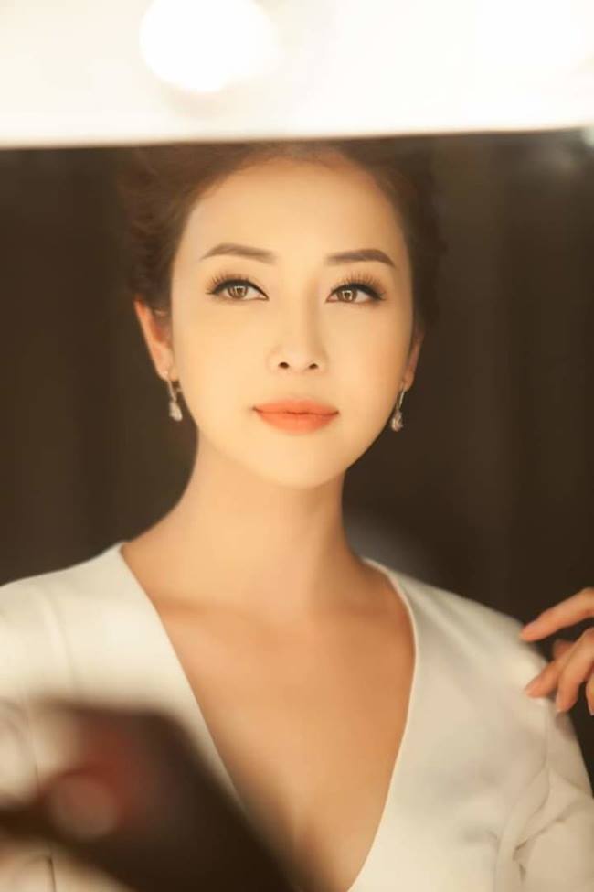 vo cu quang dung sau ly hon lay chong dai gia, cang de nhieu cang dep va sexy hon hinh anh 11